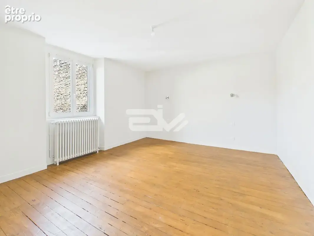 Immeuble de rapport avec local commercial et deux appartements - Environ 200 m²  -Fort potentiel - photo 11
