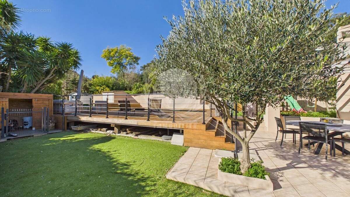 Maison à PLAN-DE-LA-TOUR