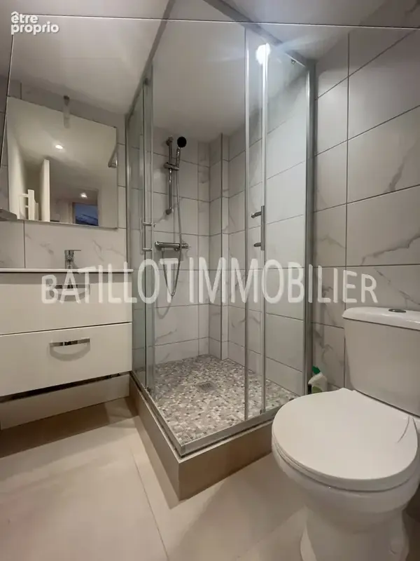 Studio reims centre en dernier etage - photo 3