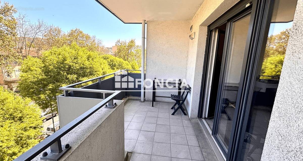 Appartement à MARSEILLE-4E