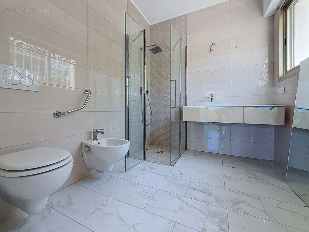 Maison 220 m² à Tourrette-Levens  - photo 12