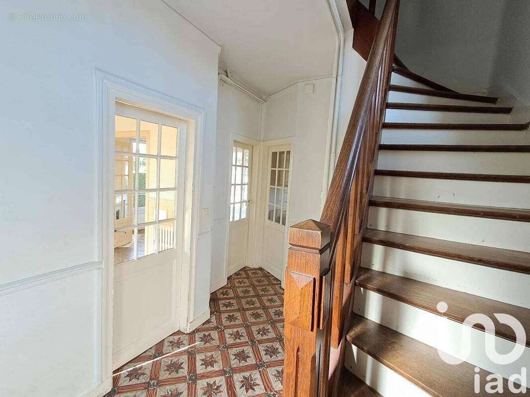 Photo 1 - Maison à LIGNY-LE-CHATEL