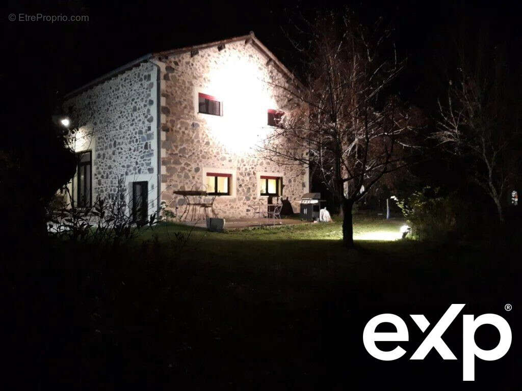 Maison à BUSSEROLLES