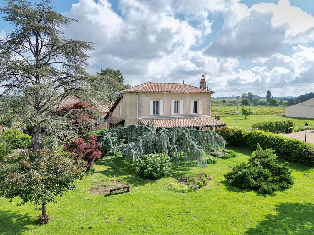 Maison à LAMOTHE-MONTRAVEL