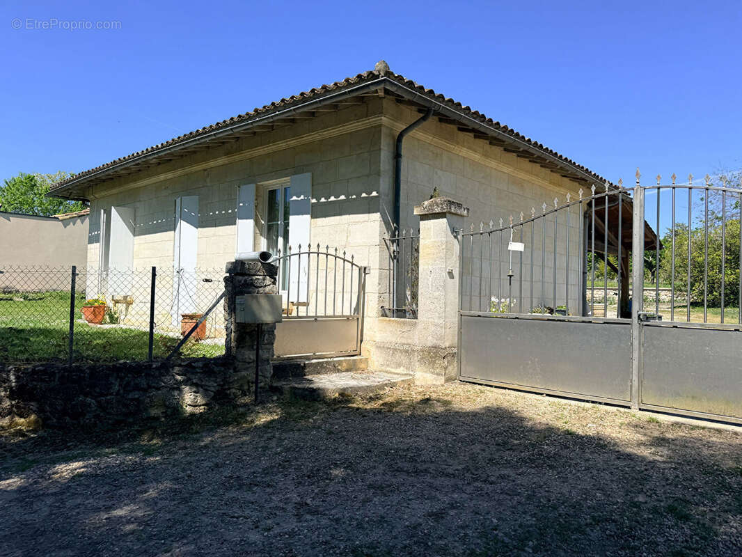 Maison à FRONSAC