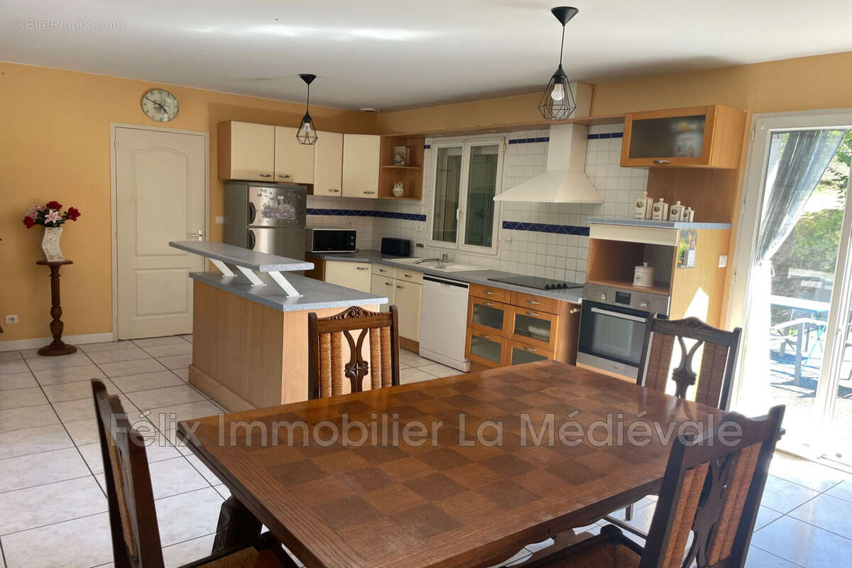Maison 95 m² à Vitrac  - photo 3
