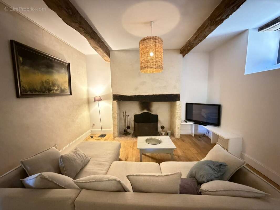 Maison à VIC-FEZENSAC