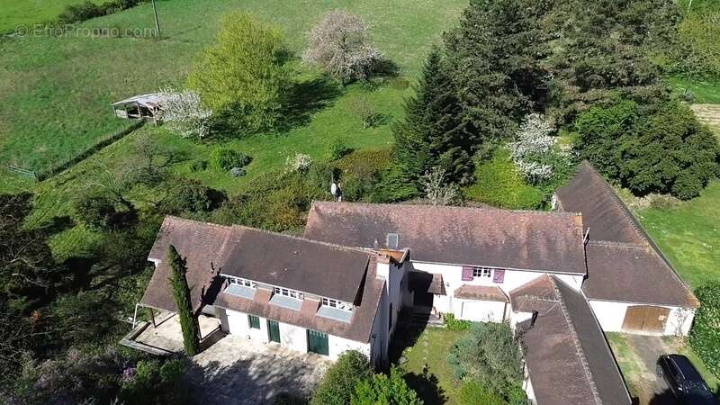 Maison à VAUX-SUR-VIENNE
