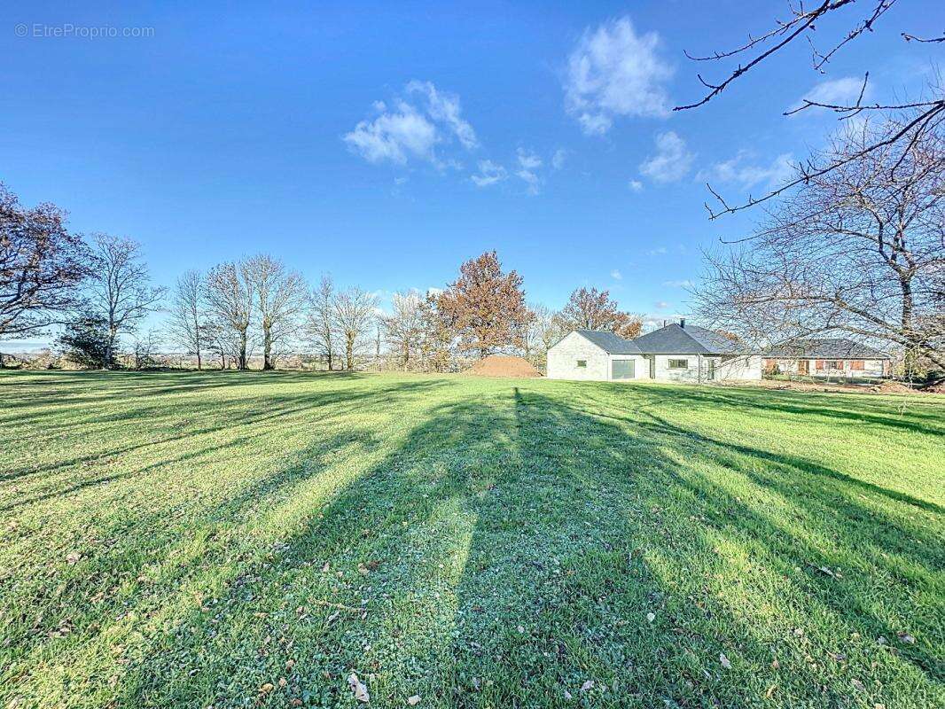 Terrain à AGEN-D&#039;AVEYRON