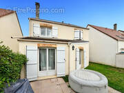 Maison à DAMMARIE-LES-LYS