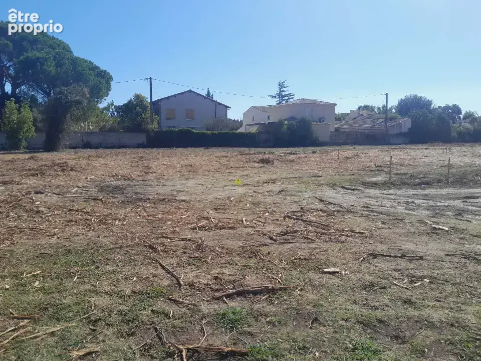 Photo Terrain à Fontvieille au prix de 185 000€