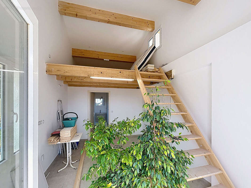 Maison à UCHAUX