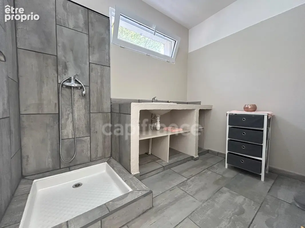 Maison de plain-pied 5 pièces de 204 m² avec piscine sur plus de 2 000 m² de terrain COURNONTERRAL (34) - photo 14