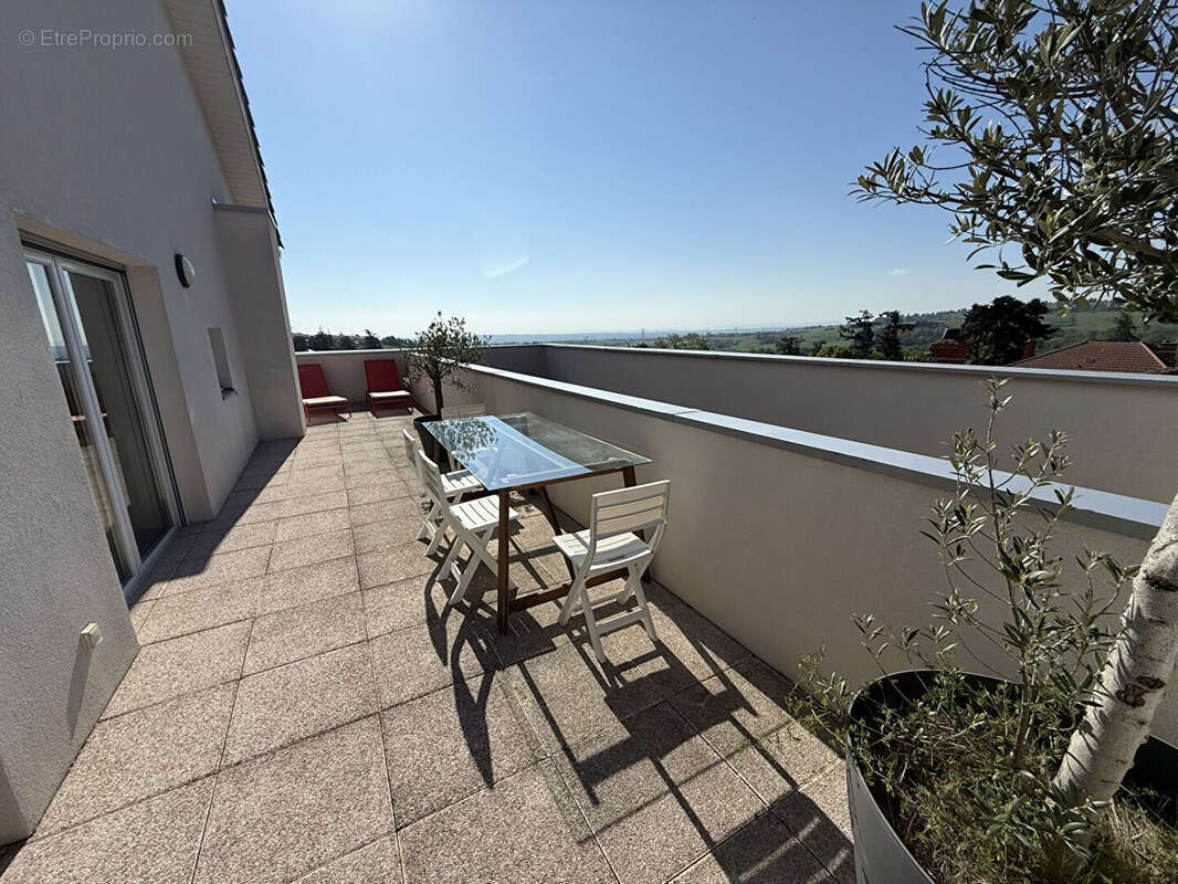 Appartement à SAINTE-CONSORCE