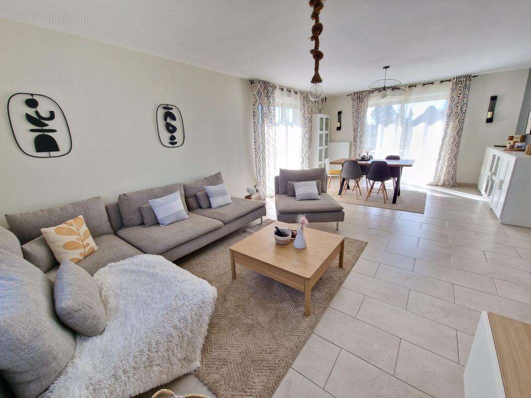 Maison à SAINT-JACQUES-SUR-DARNETAL