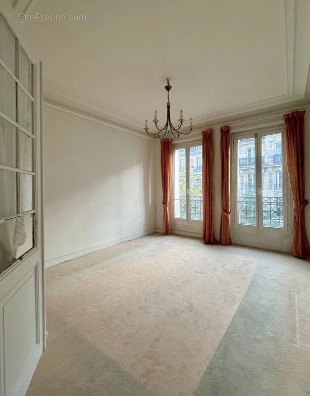 Appartement à PARIS-18E