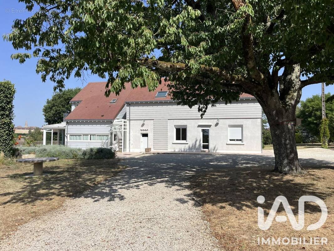 Photo 1 - Maison à MONTMORILLON