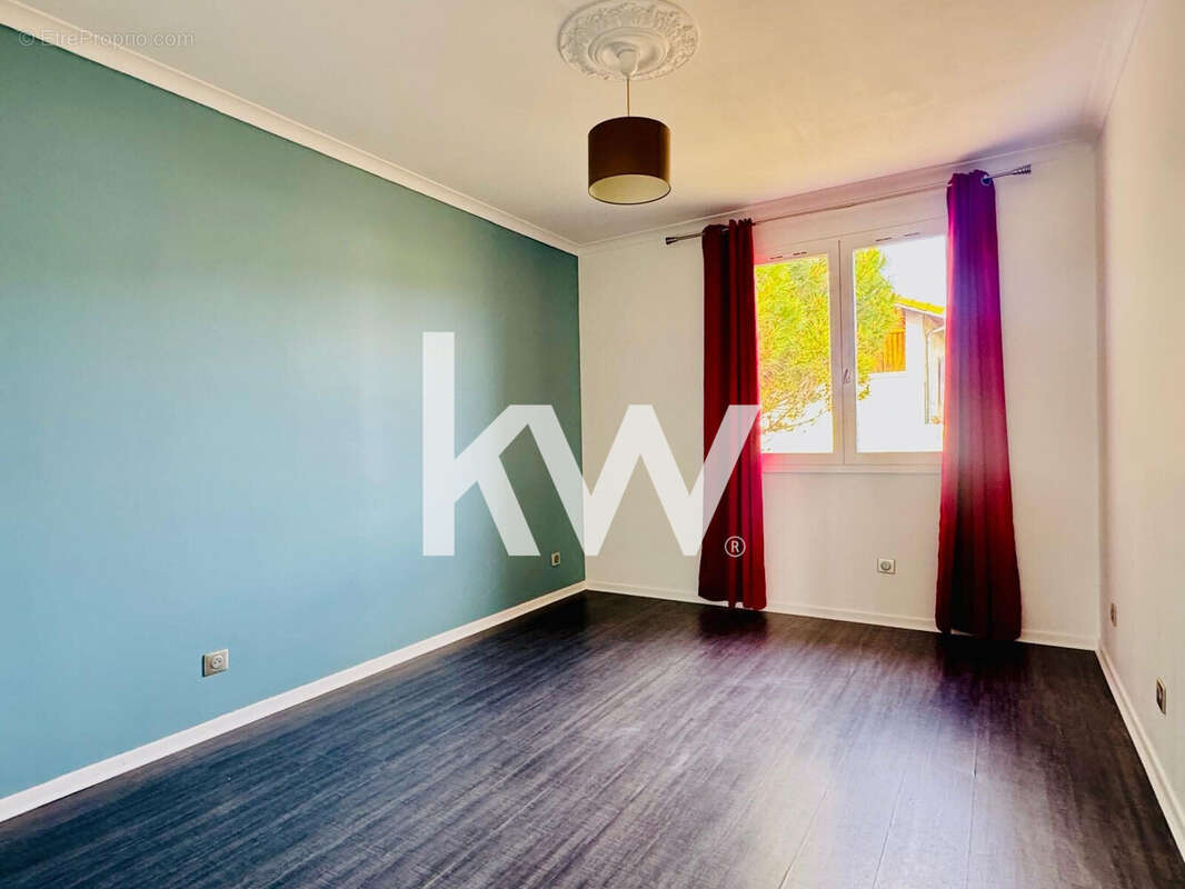 Maison 154 m² à Montchal  - photo 7