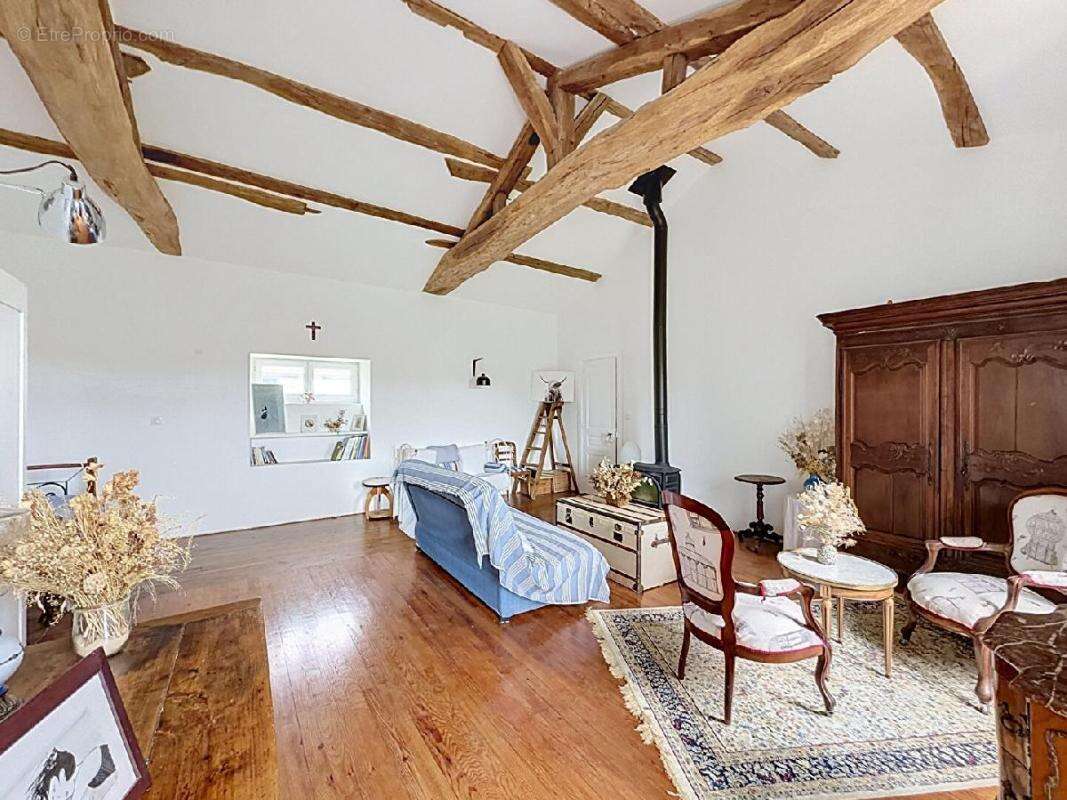 Maison 173 m² à Senozan  - photo 2