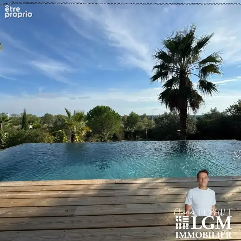 Bellegarde – Villa bioclimatique de plain-pied, piscine à débordement et vue dominante - photo 6
