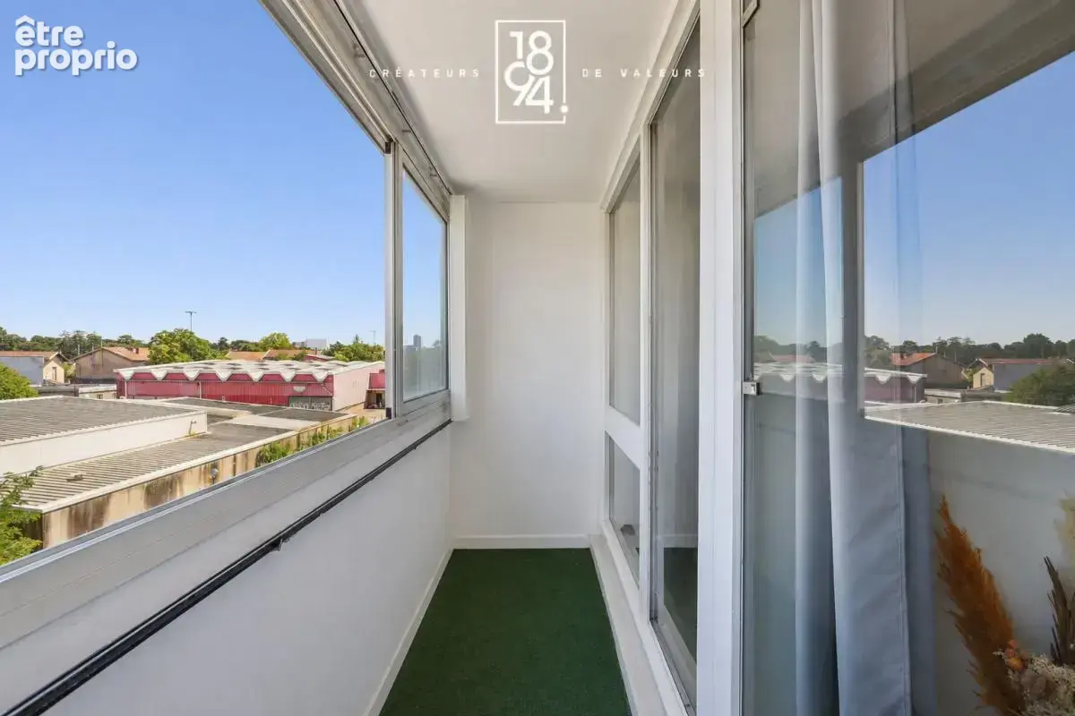 A vendre  Appartement T3 bis  68 m²  Villeurbanne – Laurent Bonnevay - photo 7