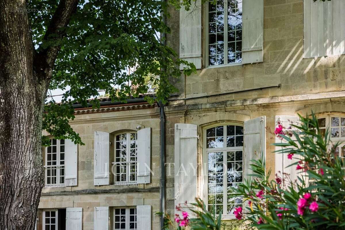 Maison de maître historique - parc de 1,3ha - john taylor - photo 4