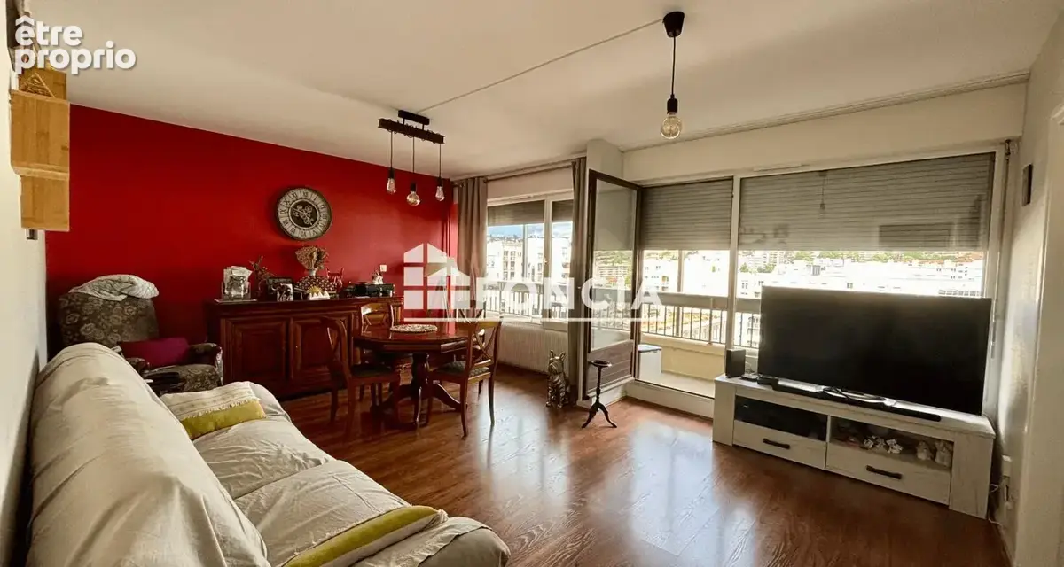Appartement à SAINT-ETIENNE