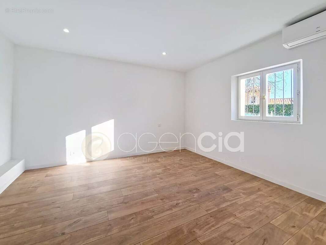 Appartement à VALBONNE