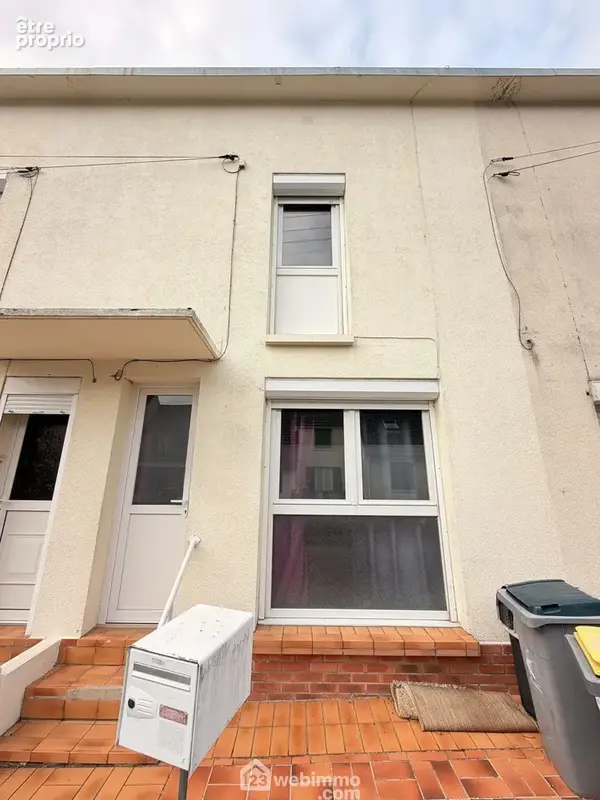A la recherche d'un investissement locatif ? Maison vendue louée comprenant ... - Maison à LAON