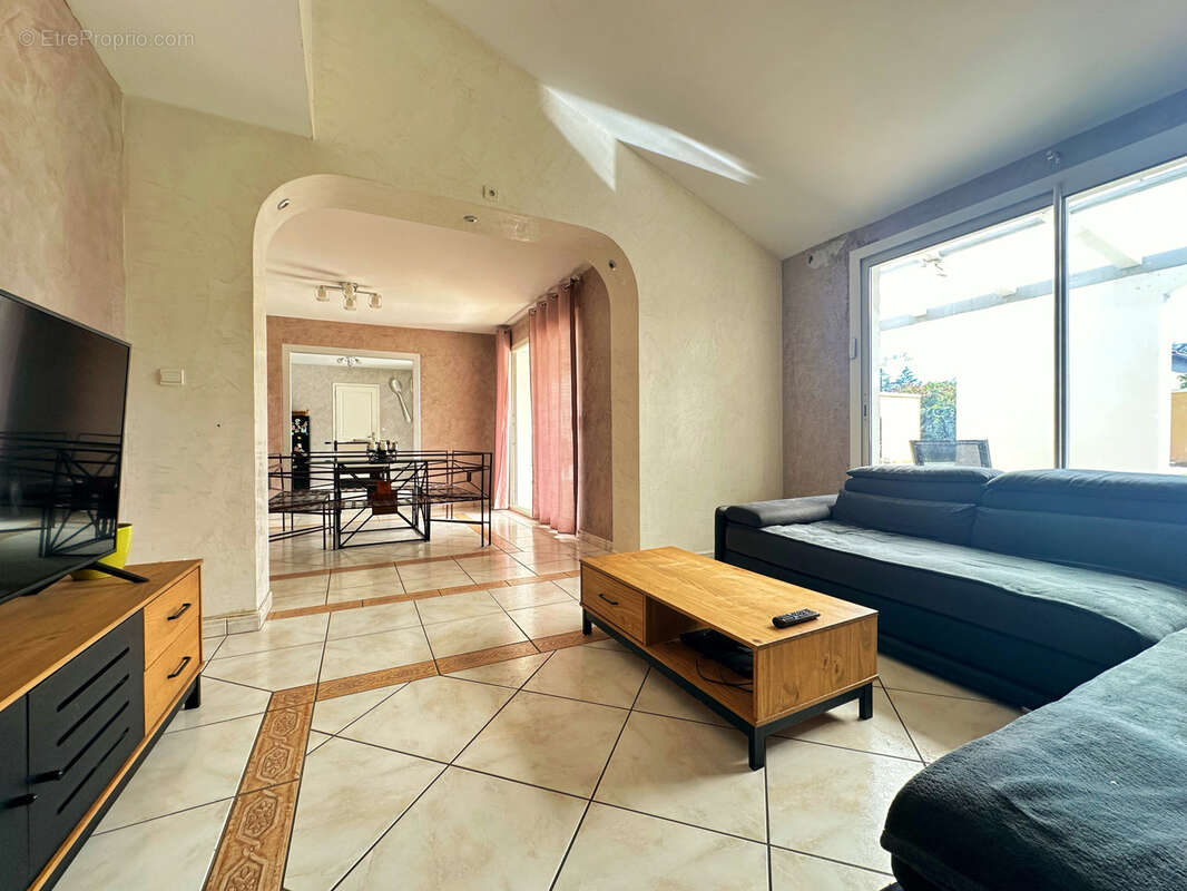 Maison à PIERRE-BENITE