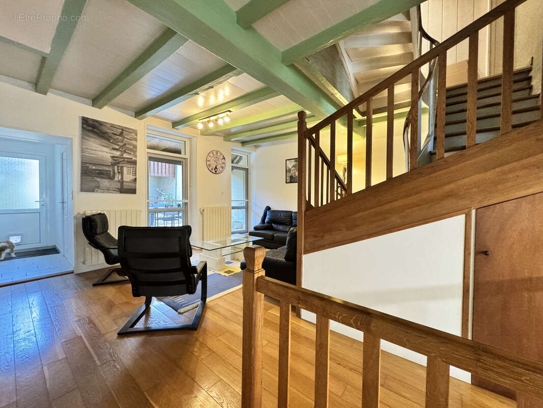 Maison à BARBEZIEUX-SAINT-HILAIRE