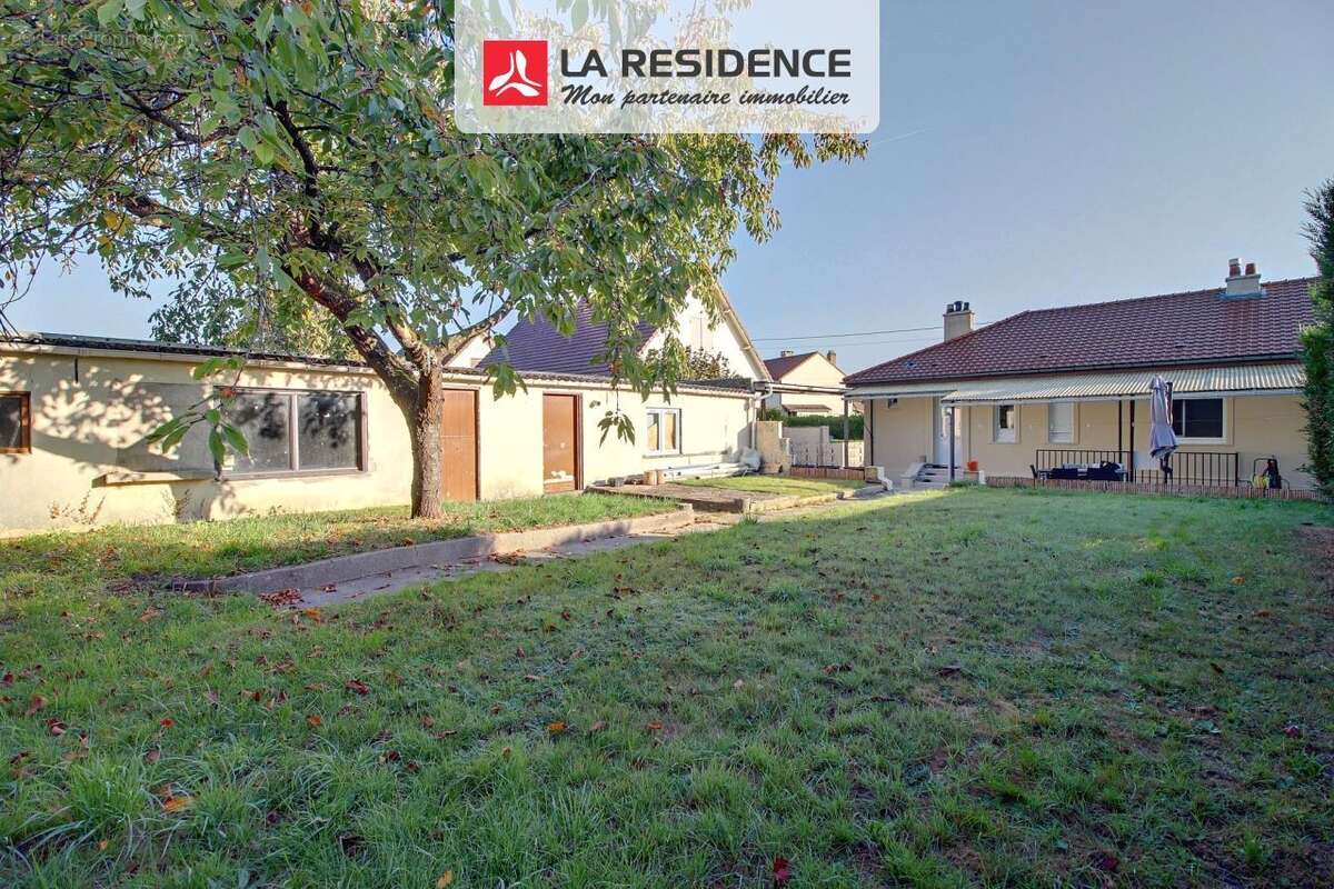 Maison à SAINT-ETIENNE-DU-ROUVRAY