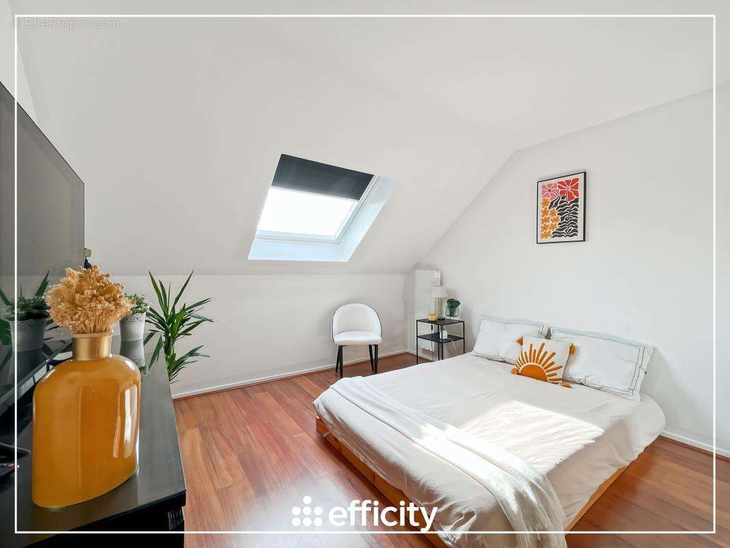 Maison à MANDRES-LES-ROSES