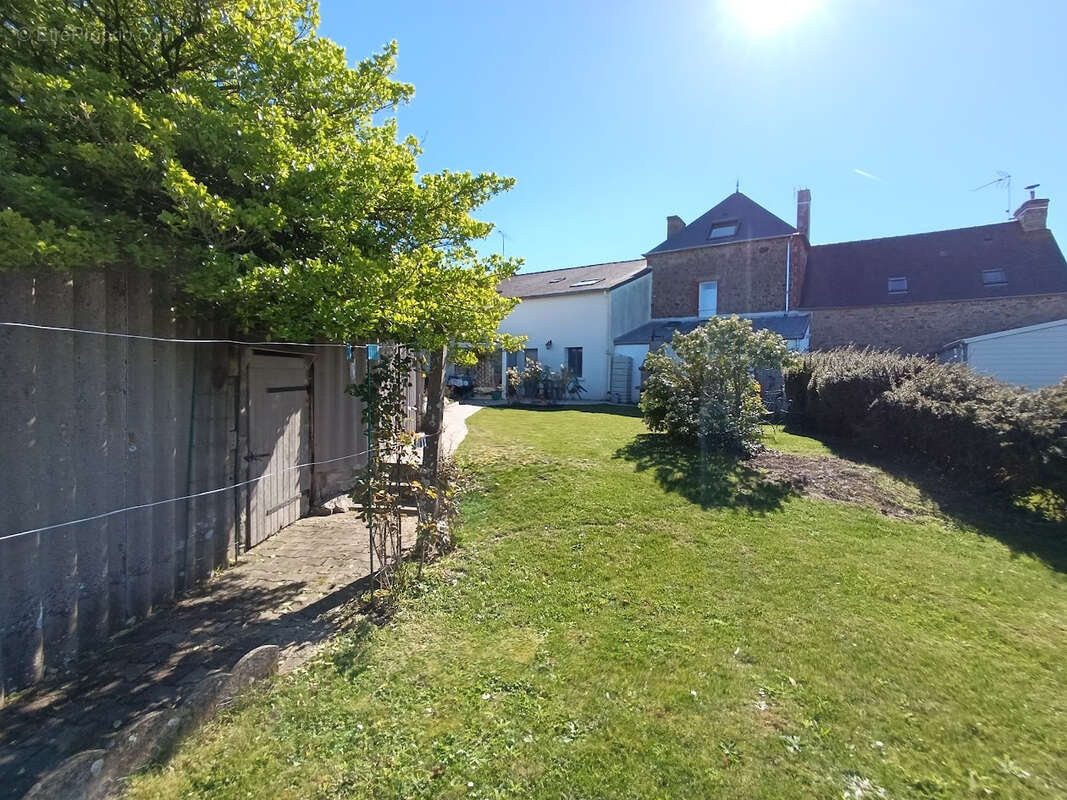 Maison à CREHEN