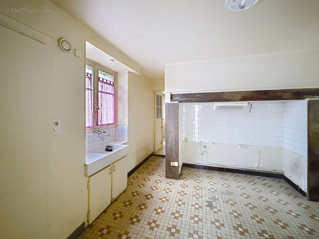 Maison à BRIGNAC-LA-PLAINE