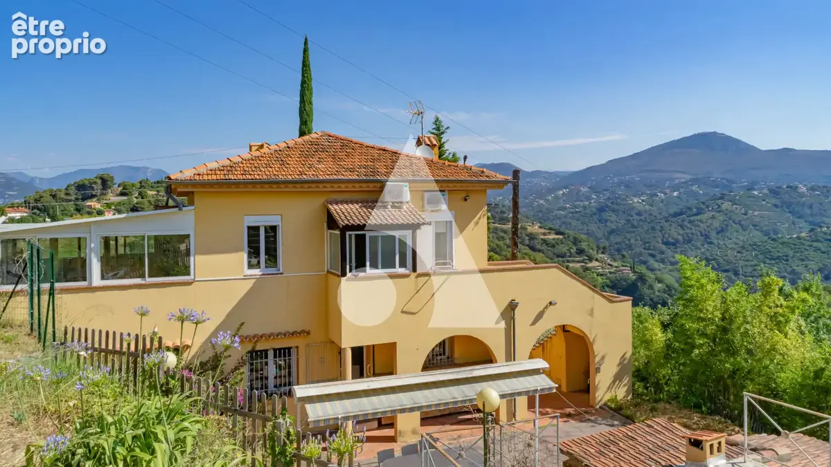 Villa de Caractère 228 m²  Secteur Bellet  Terrain 1 700 m² - photo 2