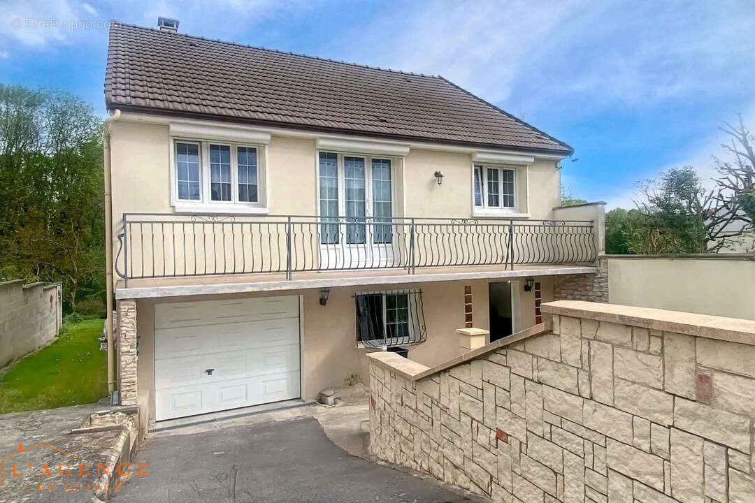 Maison à QUINCY-VOISINS