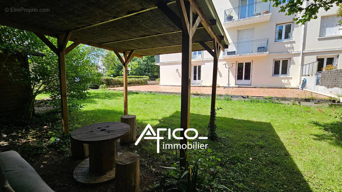 Appartement à SAINT-CYR-SUR-LOIRE