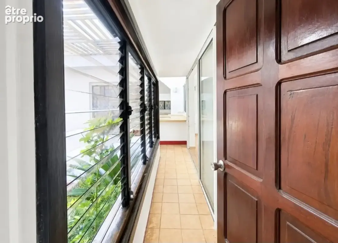 A vendre - Fort de France – Quartier Didier - Maison d'architecte – 7 Pièces – 4 Chambres + Petit T2 Indépendant - photo 10