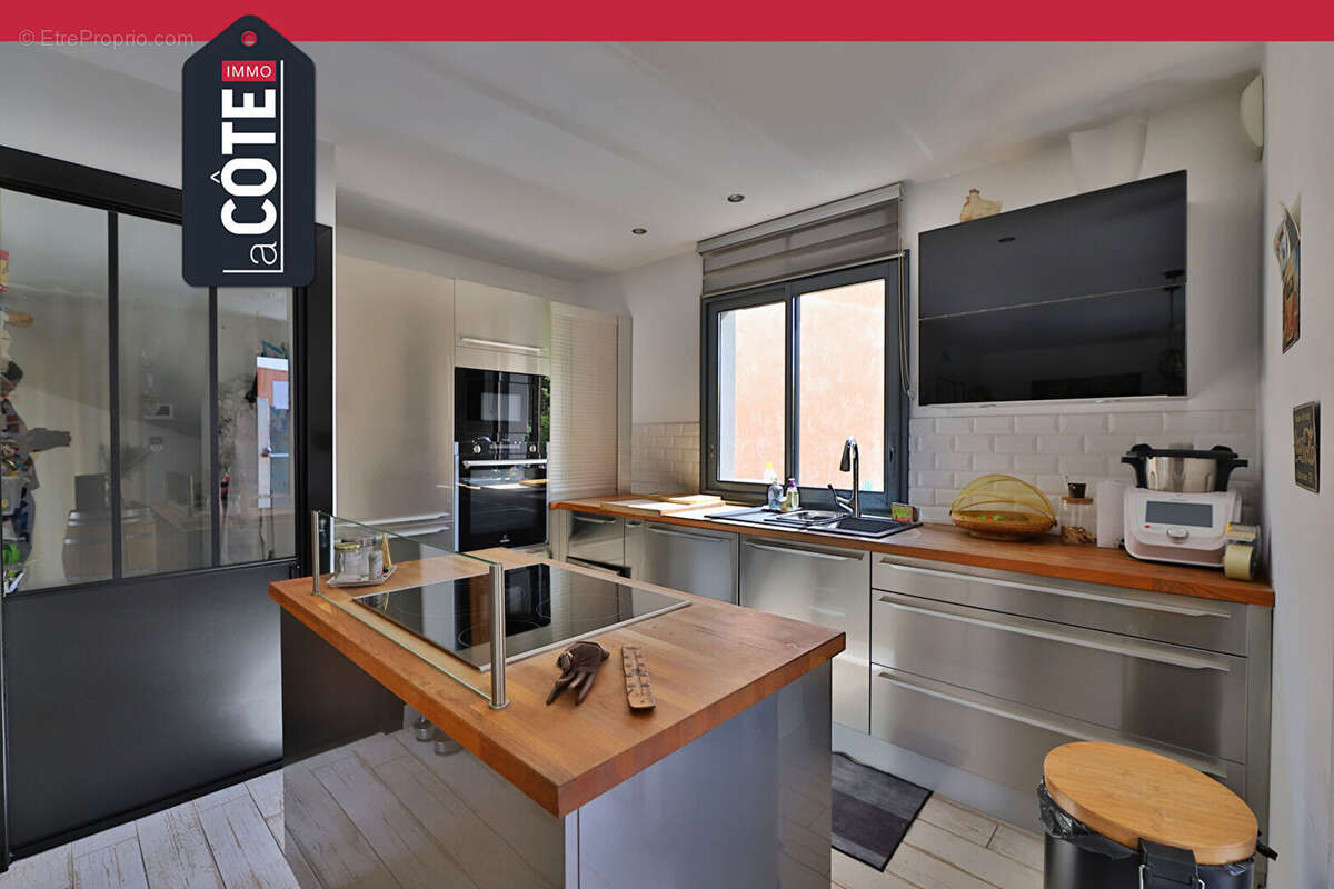 Appartement à CHATEAUNEUF-LES-MARTIGUES