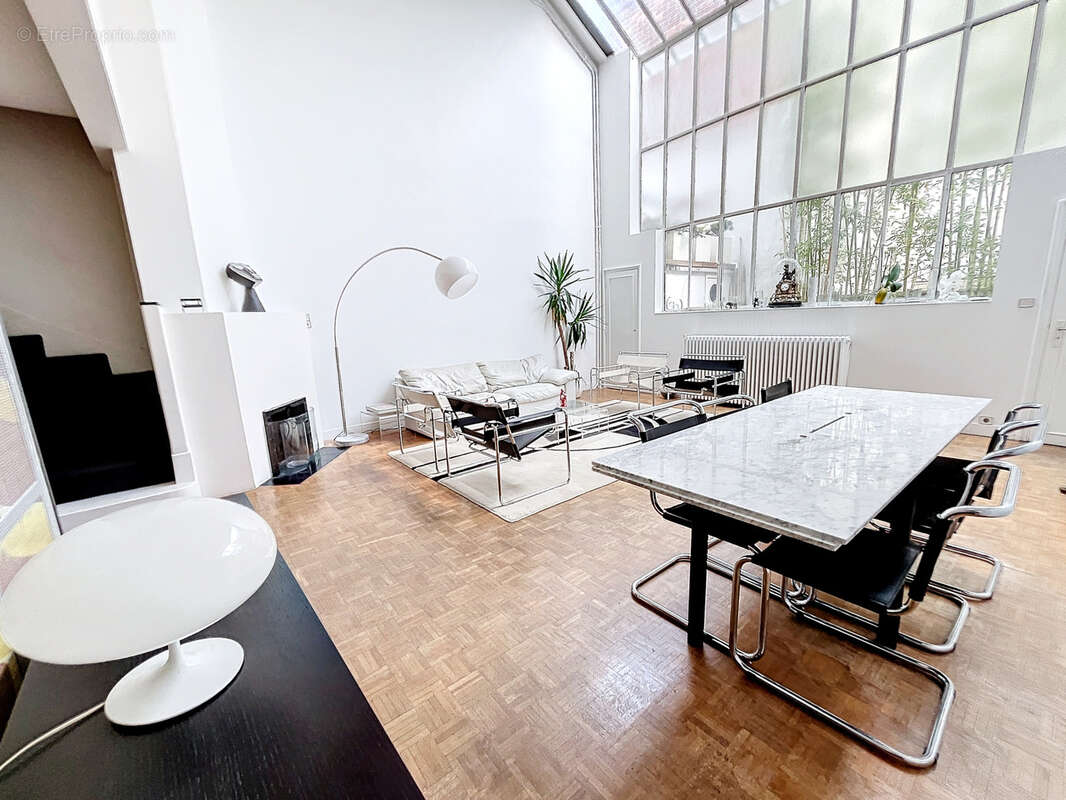 Appartement à PARIS-14E