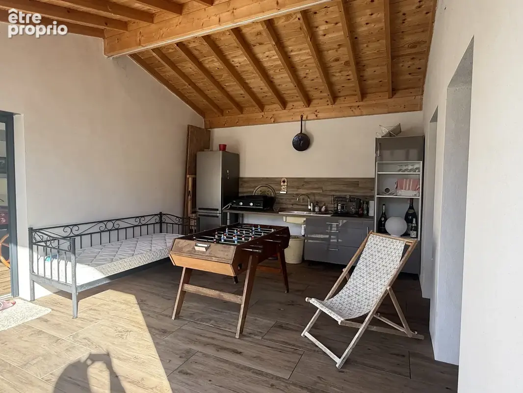Exclusivité, rare à la vente maison de ville complétement rénovée à neuf  avec terrain et piscine. - photo 10