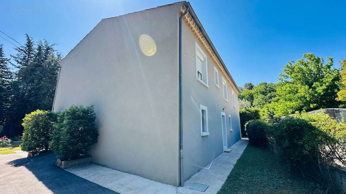 Maison à VAISON-LA-ROMAINE