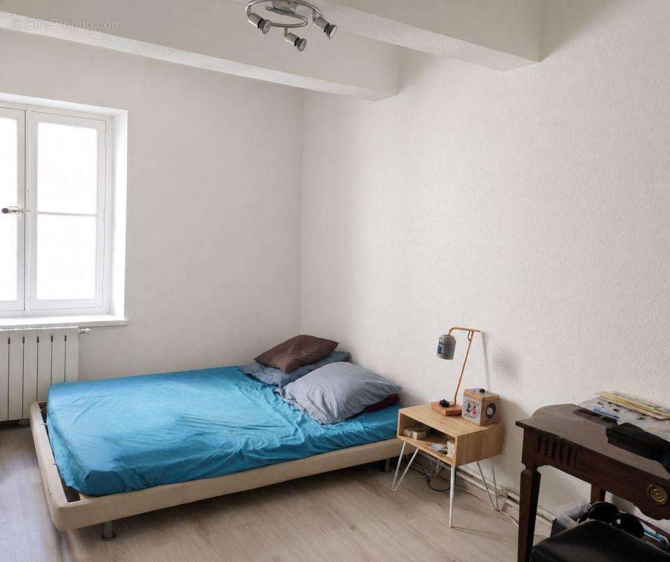 Appartement à MARSEILLE-1E