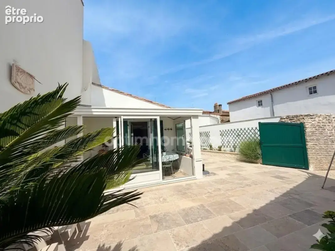 Rare Maison Coeur du  village à ARS EN RÉ - photo 1