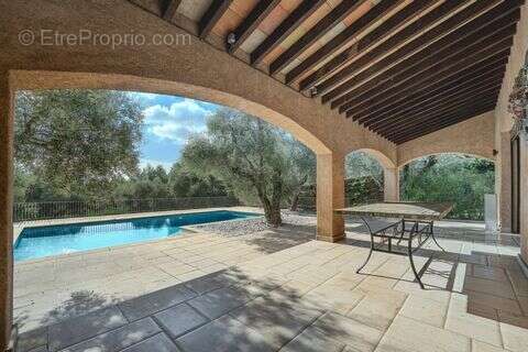 Maison à MOUGINS