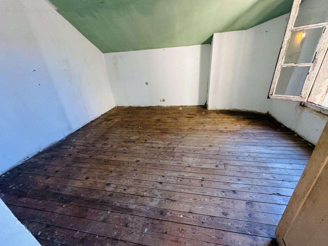 Maison à SAINT-PRIEST-TAURION