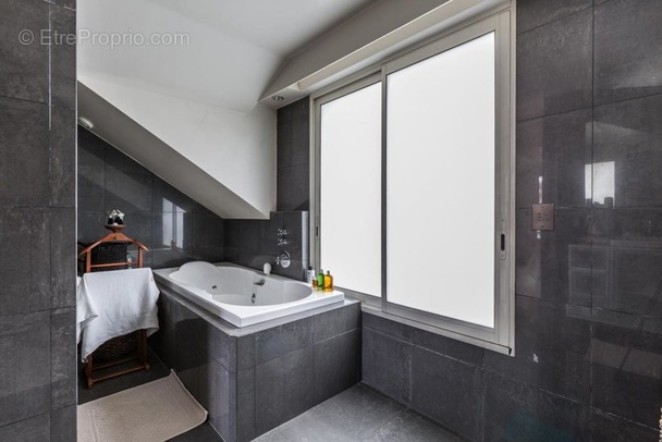 Maison à NEUILLY-SUR-SEINE