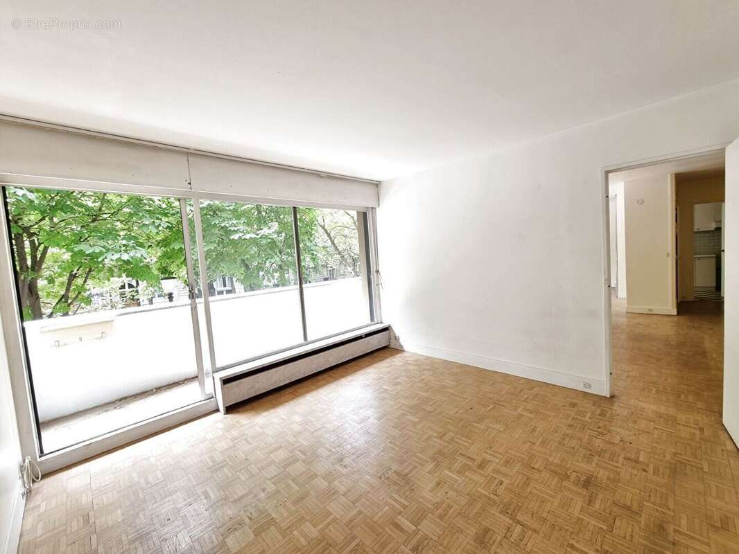 Appartement à PARIS-14E