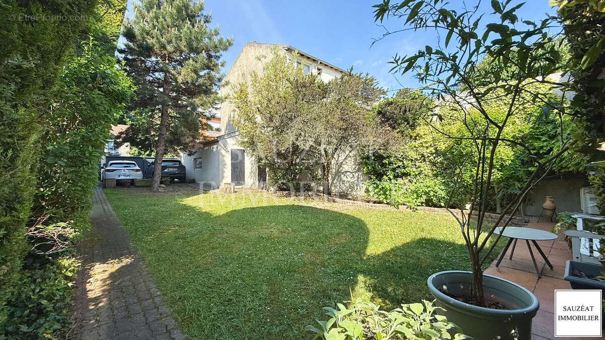 Bagneux - Charmante maison 3 pièces - Au calme et dans la verdure - photo 3